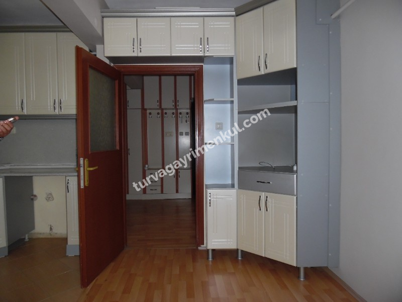ÇORLU İMAM HATİP ORTA OKULUNA YAKIN 2+1 KİRALIK DAİRE