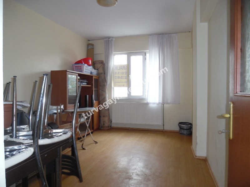 ÇORLU İMAM HATİP ORTA OKULUNA YAKIN 2+1 KİRALIK DAİRE