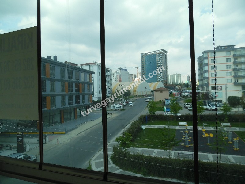 RESMİ KURUMLARA YAKIN REKLAM DEĞERLİ KİRALIK OFİS