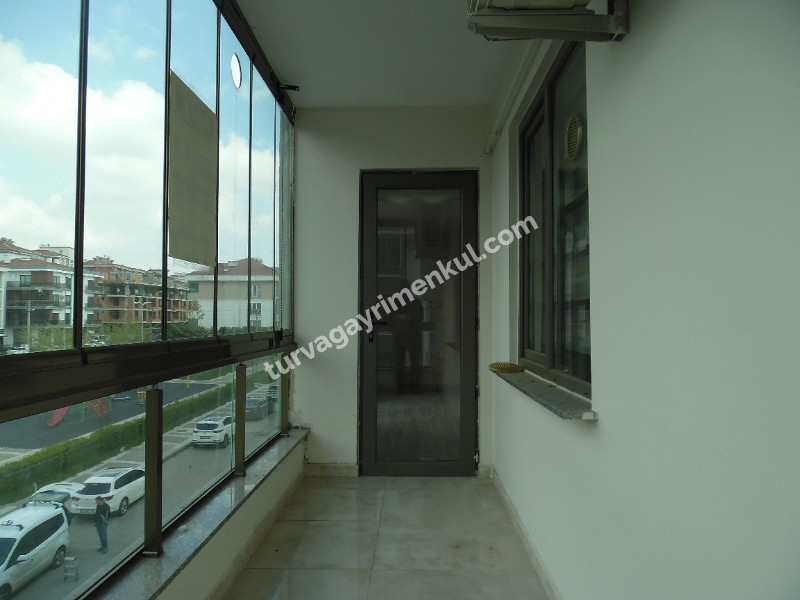 RESMİ KURUMLARA YAKIN REKLAM DEĞERLİ KİRALIK OFİS