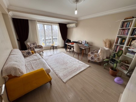 Yeşilpınar'da 3+1 Arakat Satılık Daire