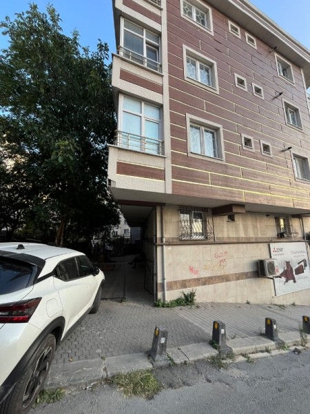 Yeşilpınar'da 3+1 Arakat Satılık Daire