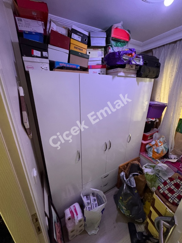 Yeşilpınar'da 3+1 Arakat Satılık Daire