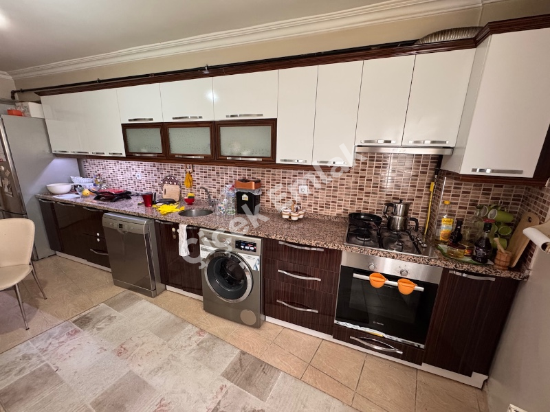 Yeşilpınar'da 3+1 Arakat Satılık Daire