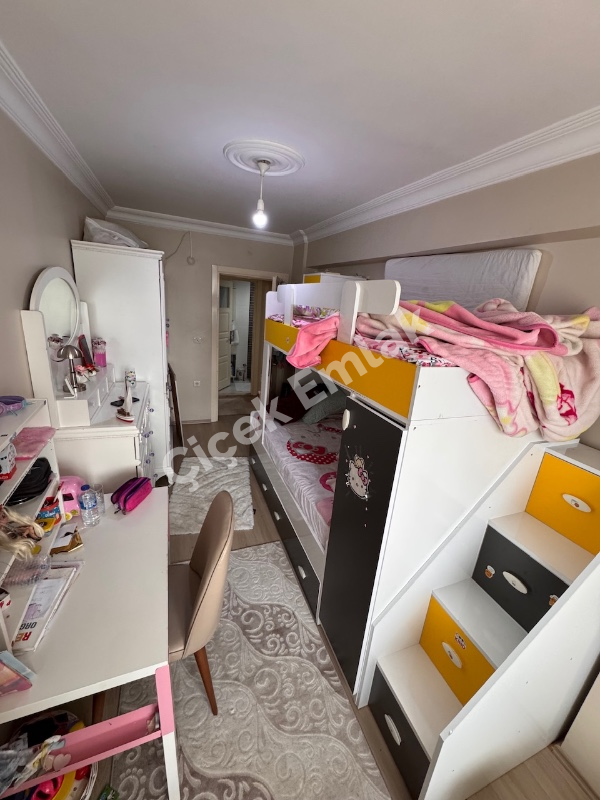 Yeşilpınar'da 3+1 Arakat Satılık Daire