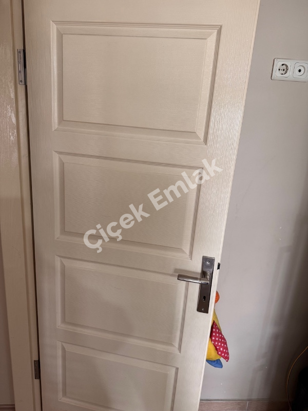 Yeşilpınar'da 3+1 Arakat Satılık Daire