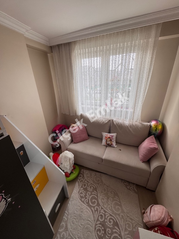 Yeşilpınar'da 3+1 Arakat Satılık Daire