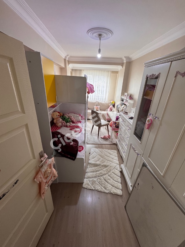 Yeşilpınar'da 3+1 Arakat Satılık Daire