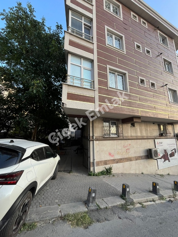Yeşilpınar'da 3+1 Arakat Satılık Daire