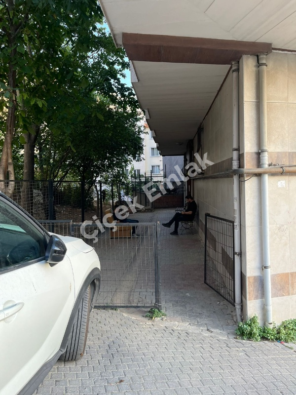 Yeşilpınar'da 3+1 Arakat Satılık Daire