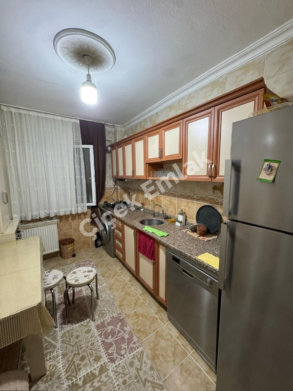 Yeşilpınar'da 3+1 Arakat Satılık Daire