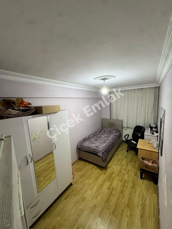 Yeşilpınar'da 3+1 Arakat Satılık Daire