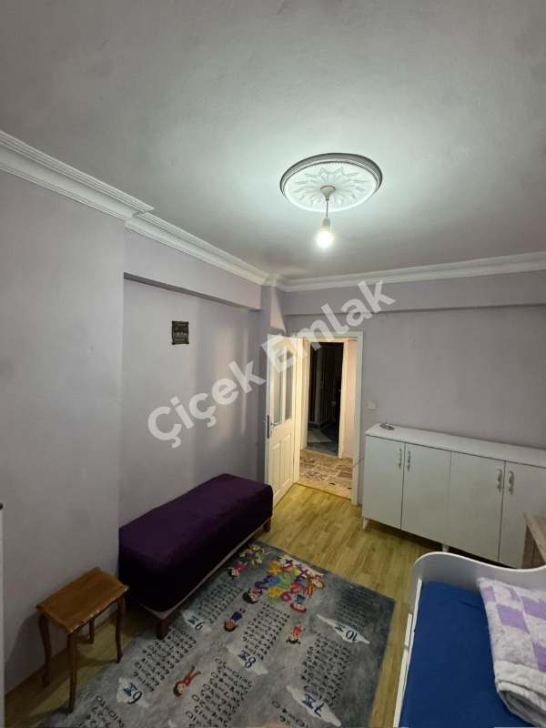 Yeşilpınar'da 3+1 Arakat Satılık Daire