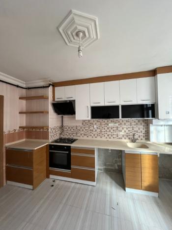 AFYON ÜÇOK EMLAKTAN FATİH MAH TEMİZ BAKIMLI 4+1 KİRALIK DAİRE 