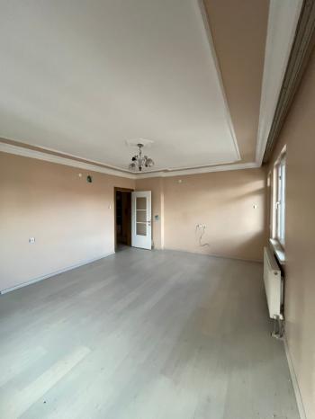 AFYON ÜÇOK EMLAKTAN FATİH MAH TEMİZ BAKIMLI 4+1 KİRALIK DAİRE 