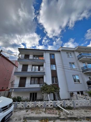 AFYON ÜÇOK EMLAKTAN FATİH MAH TEMİZ BAKIMLI 4+1 KİRALIK DAİRE 
