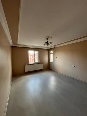 AFYON ÜÇOK EMLAKTAN FATİH MAH TEMİZ BAKIMLI 4+1 KİRALIK DAİRE 