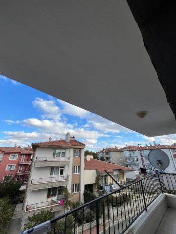 AFYON ÜÇOK EMLAKTAN FATİH MAH TEMİZ BAKIMLI 4+1 KİRALIK DAİRE 