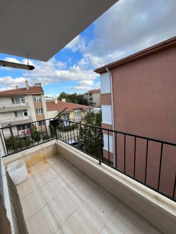 AFYON ÜÇOK EMLAKTAN FATİH MAH TEMİZ BAKIMLI 4+1 KİRALIK DAİRE 