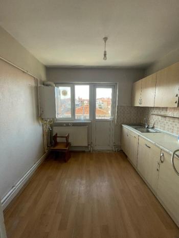 AFYON ÜÇOK EMLAKTAN HARBİŞ GAZİ MAH KİRALIK 3+1 DAİRE