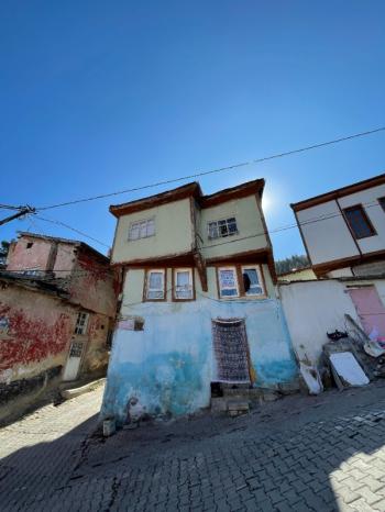 AFYON ÜÇOK EMLAKTAN FAKIPAŞA MAH DA SATILIK 3+1 MÜSTAKİL EV