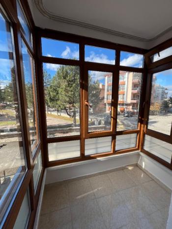 AFYON ÜÇOK EMLAKTAN HARBİŞ KOCATEPE MAHALLESİNDE SATILIK 4+1 DAİRE 
