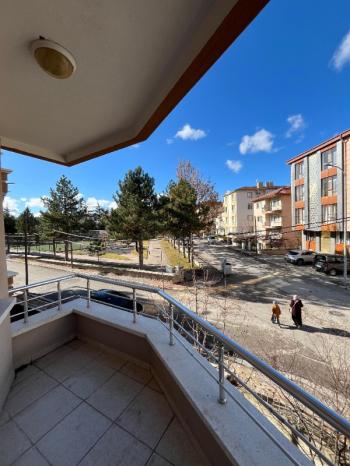 AFYON ÜÇOK EMLAKTAN HARBİŞ KOCATEPE MAHALLESİNDE SATILIK 4+1 DAİRE 