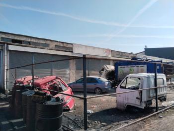 AFYON ÜÇOK EMLAKTAN 2. SANAYİ SİTESİNDE SATILIK 180M² DÜKKAN