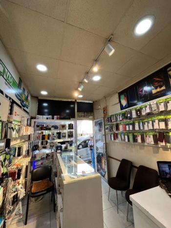 AFYON ÜÇOK EMLAKTAN ÇARŞI MERKEZDE DEVREN KİRALIK 80M² GSM DÜKKANI