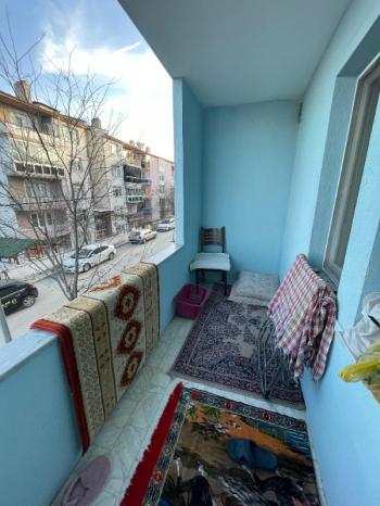 AFYON ÜÇOK EMLAKTAN HARBİŞ GAZİ  MAH. SATILIK BAKIMLI ARAKAT 3+1 DAİRE