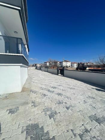 AFYON ÜÇOK EMLAKTAN MAREŞAL MAH DA SATILIK 3+1 SIFIR LÜKS DAİRE