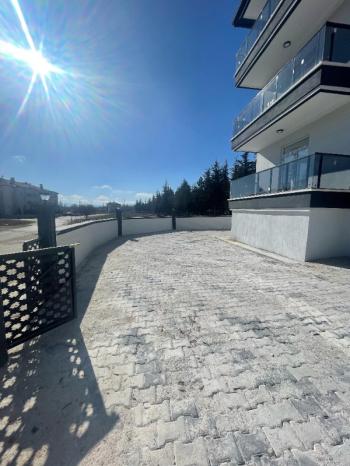 AFYON ÜÇOK EMLAKTAN MAREŞAL MAH DA SATILIK 3+1 SIFIR LÜKS DAİRE