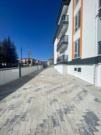 AFYON ÜÇOK EMLAKTAN MAREŞAL MAH DA SATILIK 3+1 SIFIR LÜKS DAİRE