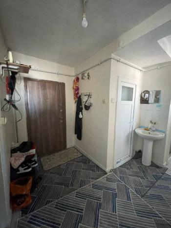 AFYON ÜÇOK EMLAKTAN KURTULUŞ CADDESİNDE SATILIK 2+1 TEMİZ BAKIMLI DAİRE