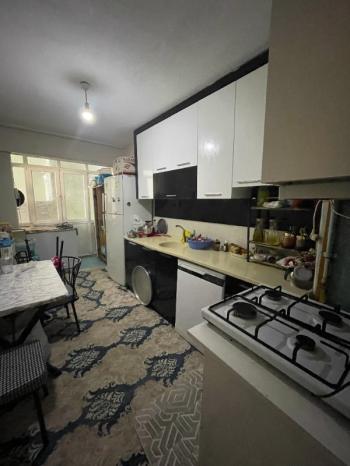 AFYON ÜÇOK EMLAKTAN KURTULUŞ CADDESİNDE SATILIK 2+1 TEMİZ BAKIMLI DAİRE