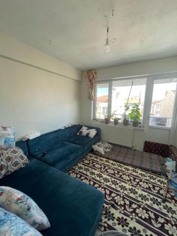 AFYON ÜÇOK EMLAKTAN KURTULUŞ CADDESİNDE SATILIK 2+1 TEMİZ BAKIMLI DAİRE