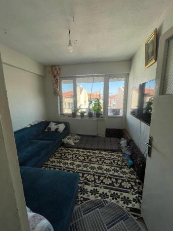 AFYON ÜÇOK EMLAKTAN KURTULUŞ CADDESİNDE SATILIK 2+1 TEMİZ BAKIMLI DAİRE