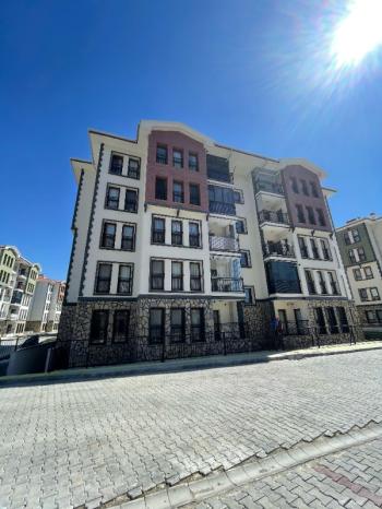 AFYON ÜÇOK EMLAKTAN ÇETİNKAYA TOKİ DE SATILIK 2+1 ARAKAT SIFIR AYARINDA DAİRE