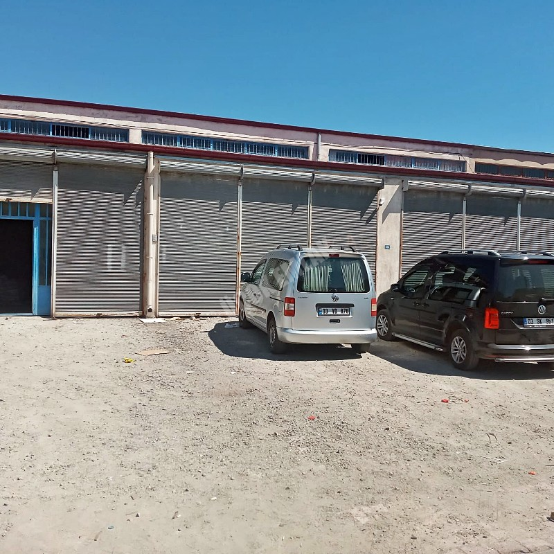 AFYON ÜÇOK EMLAKTAN 2. KÜÇÜK SANAYİ SİT SATILIK 180M² DÜKKAN