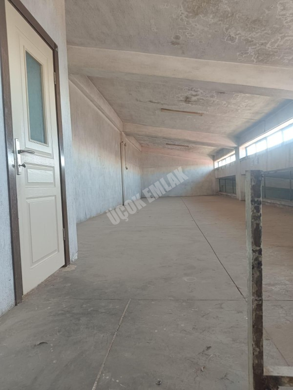 AFYON ÜÇOK EMLAKTAN 2. KÜÇÜK SANAYİ SİT SATILIK 180M² DÜKKAN