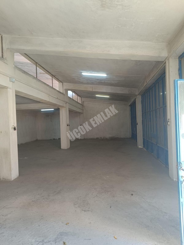 AFYON ÜÇOK EMLAKTAN 2. KÜÇÜK SANAYİ SİT SATILIK 180M² DÜKKAN