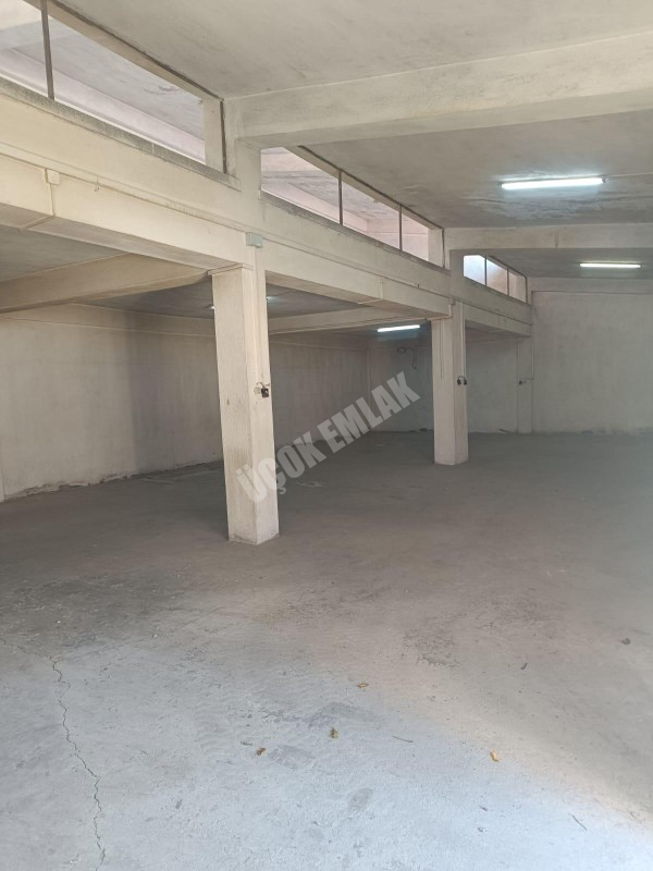 AFYON ÜÇOK EMLAKTAN 2. KÜÇÜK SANAYİ SİT SATILIK 180M² DÜKKAN
