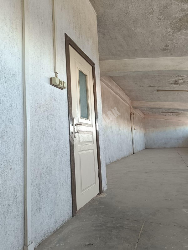 AFYON ÜÇOK EMLAKTAN 2. KÜÇÜK SANAYİ SİT SATILIK 180M² DÜKKAN