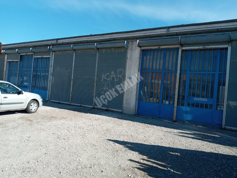 AFYON ÜÇOK EMLAKTAN 2. KÜÇÜK SANAYİ SİT SATILIK 180M² DÜKKAN