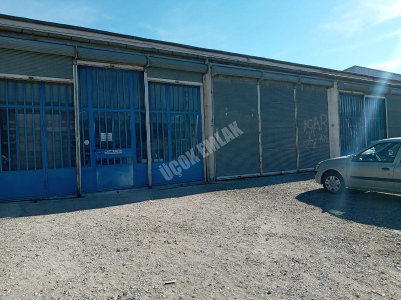 AFYON ÜÇOK EMLAKTAN 2. KÜÇÜK SANAYİ SİT SATILIK 180M² DÜKKAN