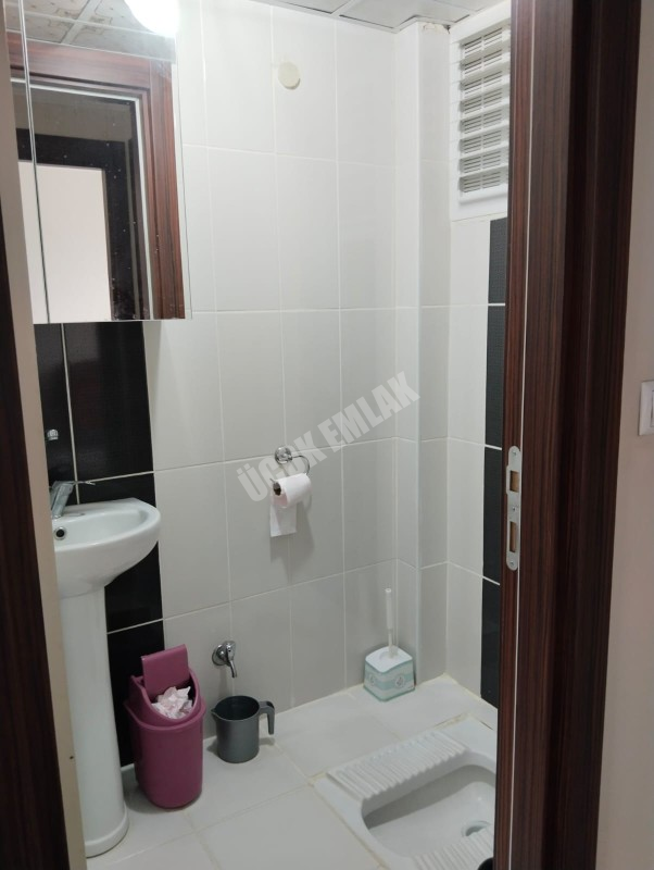 AFYON ÜÇOK EMLAKTAN VEYSEL KARANİ MAH SATILIK 2+1 DAİRE