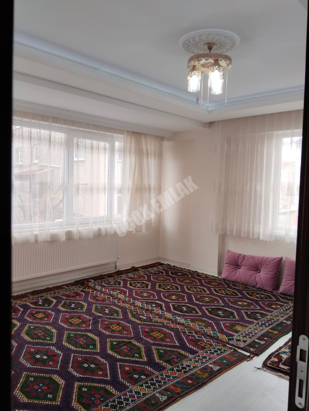 AFYON ÜÇOK EMLAKTAN VEYSEL KARANİ MAH SATILIK 2+1 DAİRE