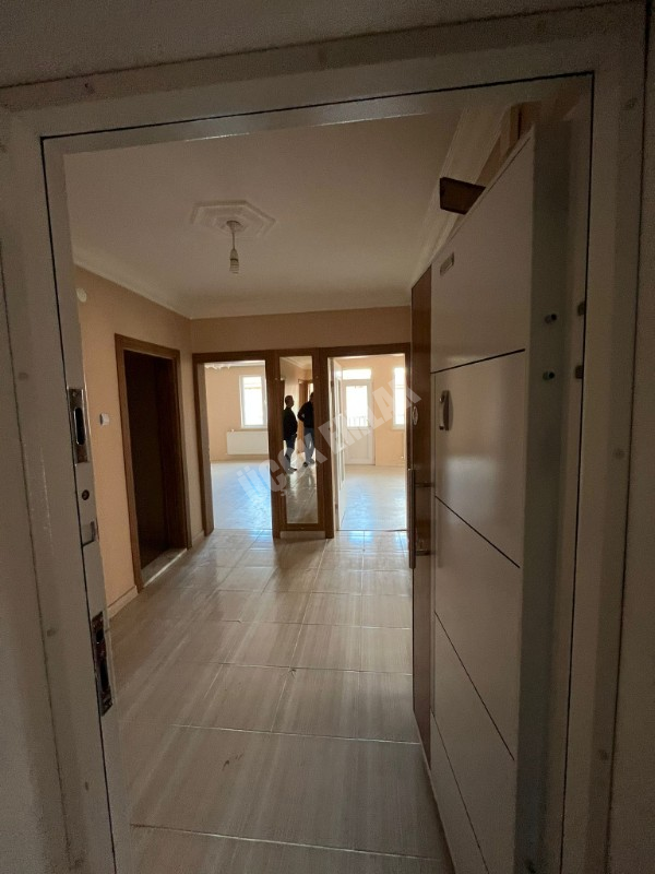 AFYON ÜÇOK EMLAKTAN FATİH MAH TEMİZ BAKIMLI 4+1 KİRALIK DAİRE 