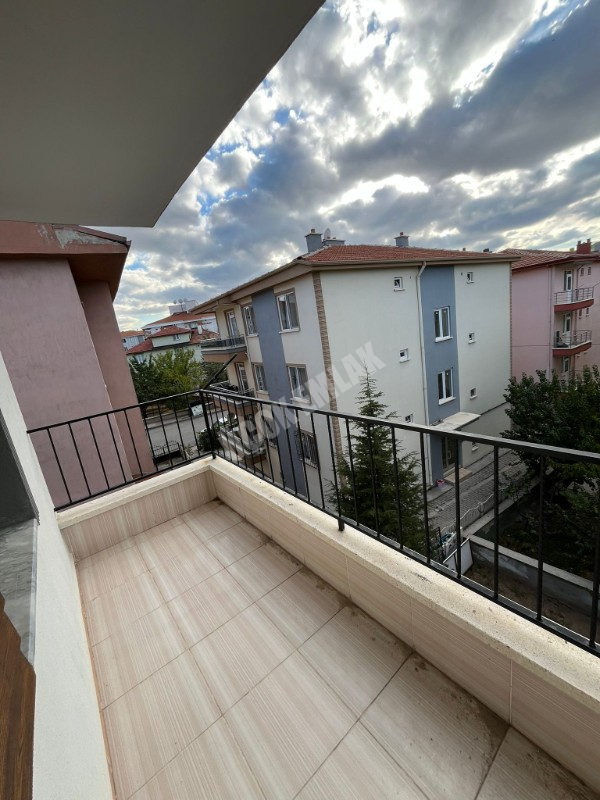 AFYON ÜÇOK EMLAKTAN FATİH MAH TEMİZ BAKIMLI 4+1 KİRALIK DAİRE 