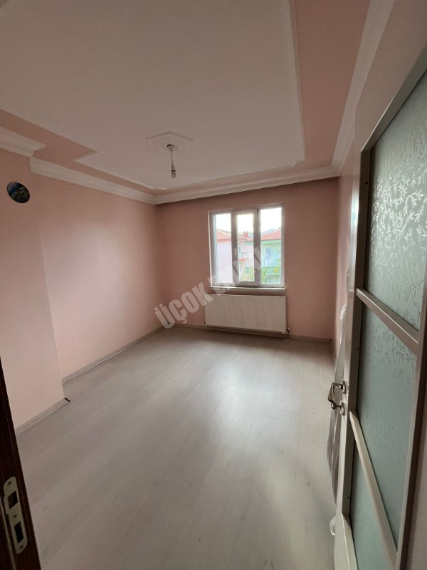 AFYON ÜÇOK EMLAKTAN FATİH MAH TEMİZ BAKIMLI 4+1 KİRALIK DAİRE 
